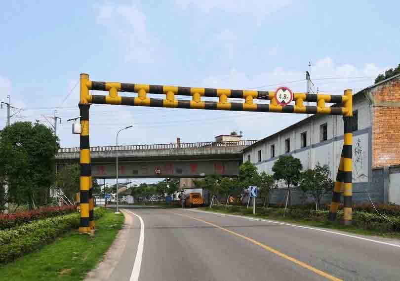 万宁铁路限高架