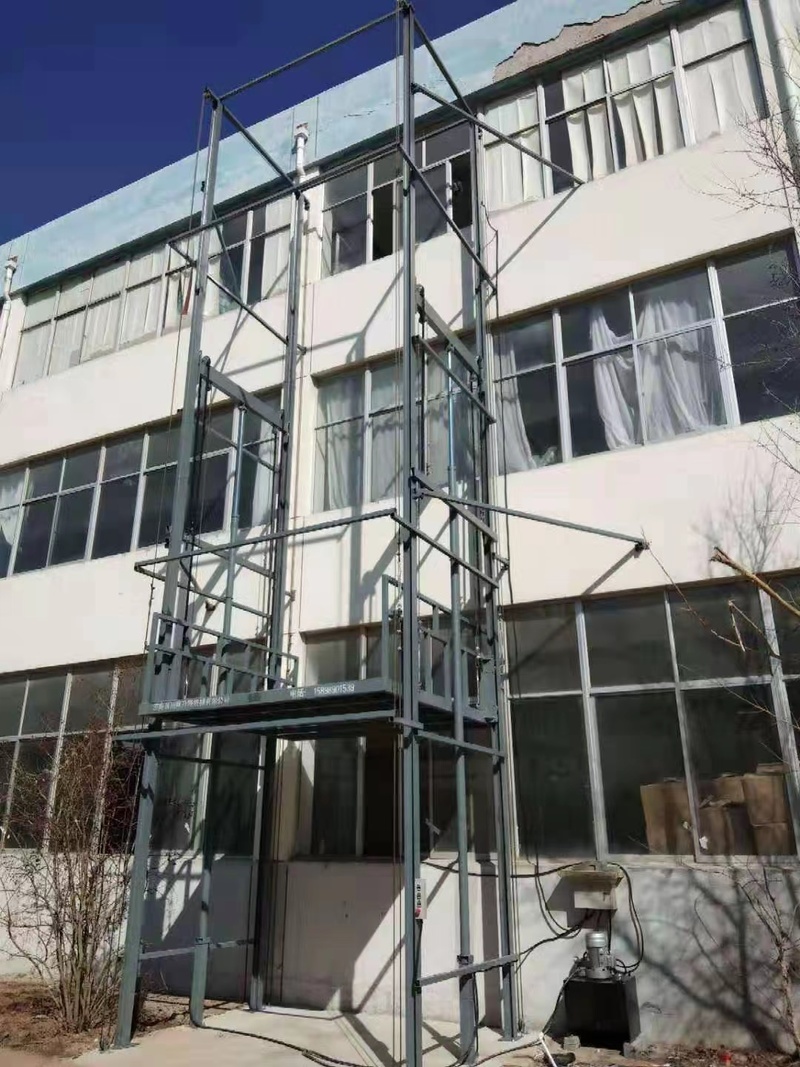 万宁室外贴墙货梯